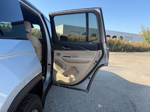 Used 2024 Jeep Grand Cherokee Limited 4xe AWD/4WD image 25