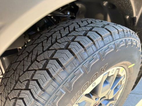 New 2026 Nissan Frontier PRO-4X w/ Tow Package image 12