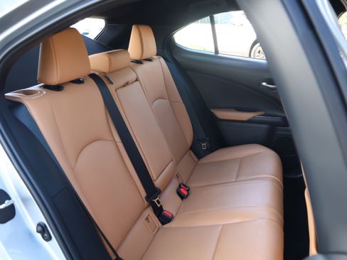 Certified 2025 Lexus UX 300h AWD w/ Accessory Package (Z2) image 37