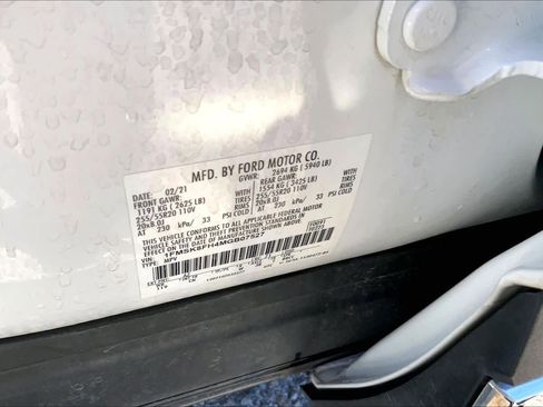 Used 2021 Ford Explorer Limited image 32