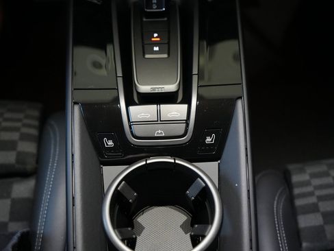 Used 2026 Porsche 911 Carrera GTS image 19