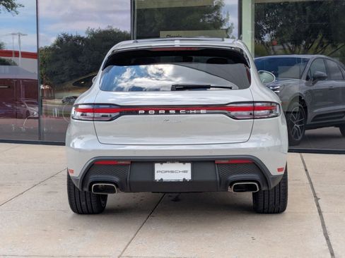 Certified 2025 Porsche Macan image 10