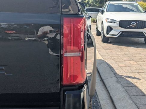 Used 2025 Toyota Tacoma TRD Off-Road AWD/4WD image 15