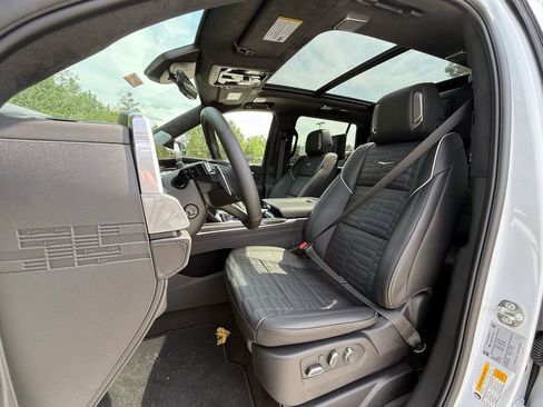 New 2026 Cadillac Escalade V AWD/4WD image 5