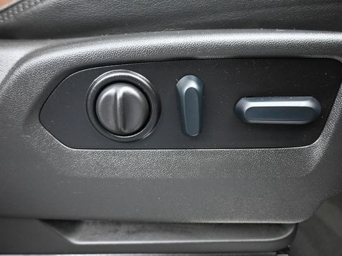 Used 2022 Chevrolet Silverado 2500 High Country w/ Safety Package II image 59