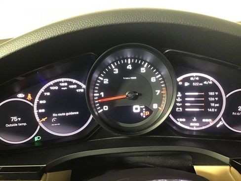 Certified 2022 Porsche Cayenne AWD/4WD image 31