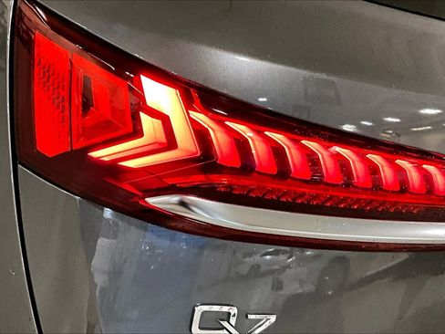 Used 2023 Audi Q7 2.0T Premium w/ Convenience Package AWD/4WD image 40
