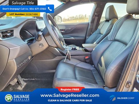 Used 2024 Toyota Venza Limited AWD/4WD image 9