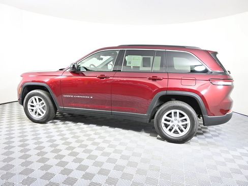 Used 2026 Jeep Grand Cherokee Laredo X AWD/4WD image 3