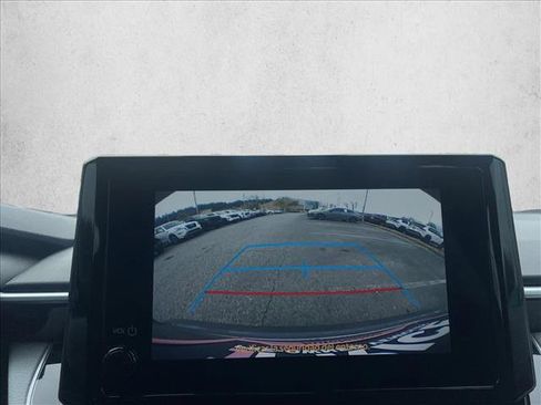 Used 2025 Toyota Corolla SE image 14