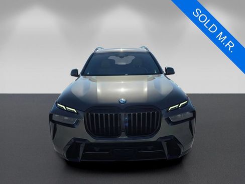 Used 2025 BMW X7 xDrive40i w/ M Sport Package AWD/4WD image 2