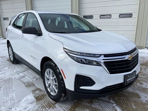 Used 2024 Chevrolet Equinox LS image 1