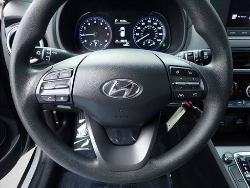 Used 2022 Hyundai Kona SE AWD/4WD image 12