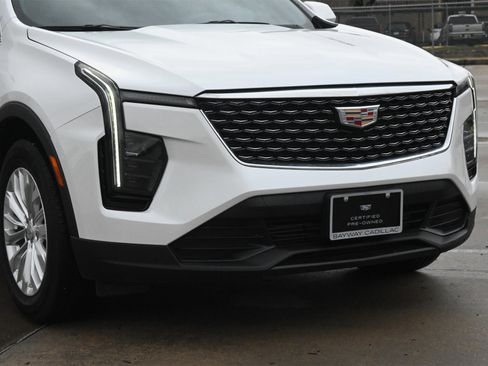 Certified 2024 Cadillac XT4 Luxury w/ Cold Weather Package image 29