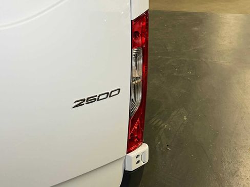 Used 2025 Mercedes-Benz Sprinter 2500 image 16