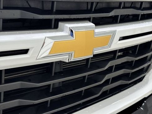 Certified 2025 Chevrolet Silverado 2500 Custom w/ Custom Value Package AWD/4WD image 31