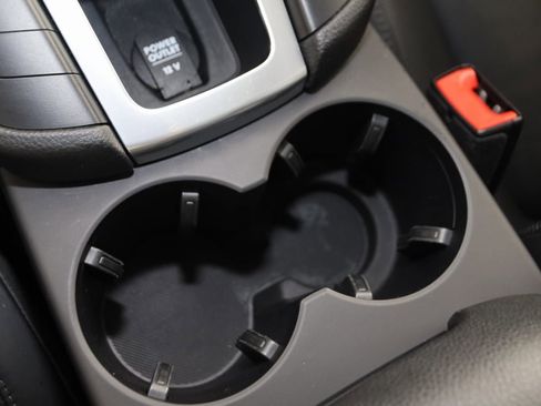 Used 2021 Porsche Macan image 30