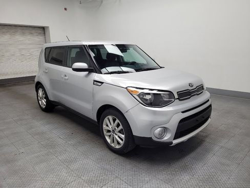 Used 2018 Kia Soul + image 11