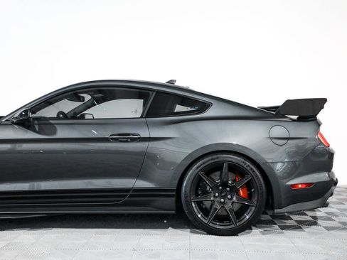 Used 2022 Ford Mustang Shelby GT500 w/ Carbon Fiber Track Pack RWD image 19