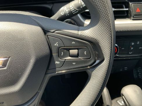 Used 2025 Chevrolet TrailBlazer LT FWD image 29