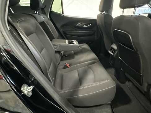 Used 2024 GMC Terrain SLE image 32