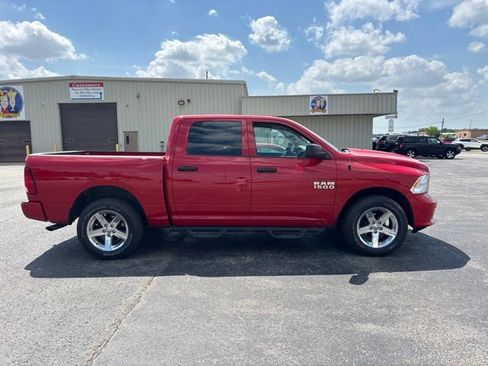 Used 2017 RAM 1500 Express AWD/4WD image 2