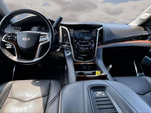 Used 2018 Cadillac Escalade Premium Luxury AWD/4WD image 7