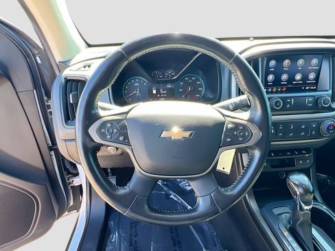 Used 2022 Chevrolet Colorado Z71 AWD/4WD image 11