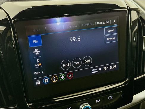 Used 2023 Chevrolet Traverse LT w/ Rear Camera Mirror Package image 15