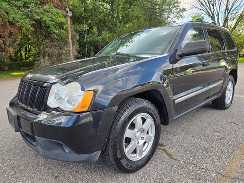 Used 2010 Jeep Grand Cherokee Laredo AWD/4WD image 2