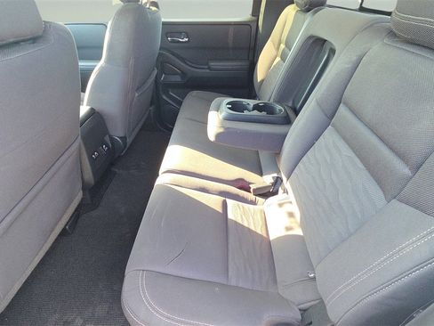 Used 2022 Nissan Frontier SV image 21