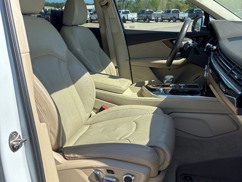 Used 2017 Audi Q7 3.0T Prestige image 6