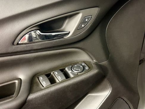 Used 2024 Chevrolet Equinox LT FWD image 17