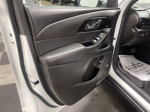 Used 2023 Chevrolet Traverse RS image 10