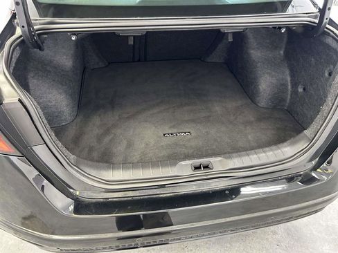 Used 2024 Nissan Altima 2.5 SV FWD image 12