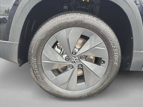 New 2025 Volkswagen Taos S image 11