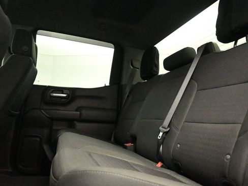 Used 2021 Chevrolet Silverado 1500 LT image 17
