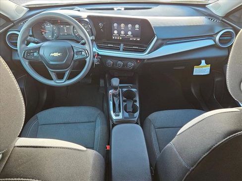 New 2026 Chevrolet Trax LS w/ LS Convenience Package FWD image 15