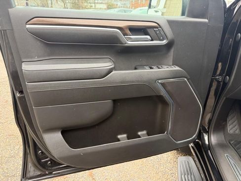 Used 2023 Chevrolet Silverado 1500 LT w/ Leather Package image 13