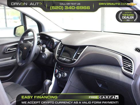 Used 2018 Chevrolet Trax LS image 17
