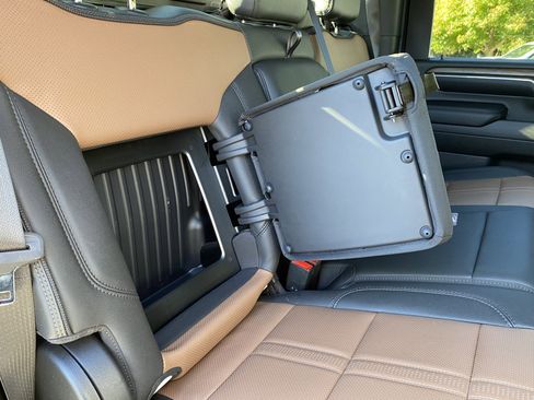 Used 2024 Chevrolet Silverado 2500 High Country w/ High Country Premium Package image 41