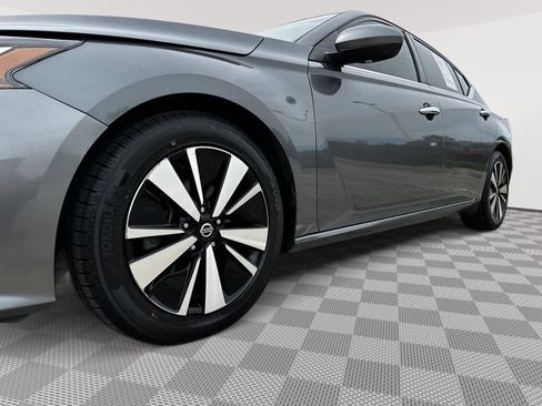 Used 2021 Nissan Altima 2.5 SV FWD image 6