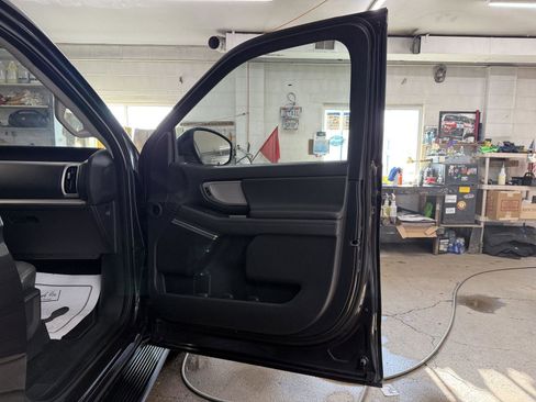 Used 2025 Ford Expedition Active AWD/4WD image 29