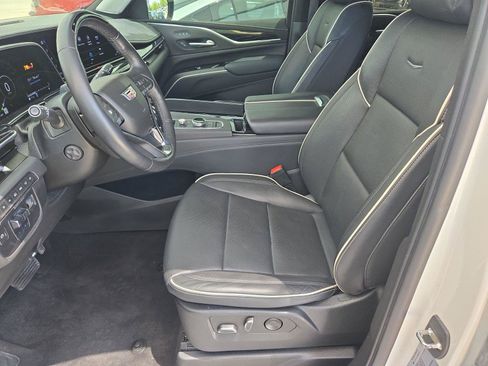 Used 2022 Cadillac Escalade Sport w/ Touring Package AWD/4WD image 28