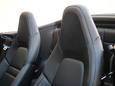 Used 2025 Porsche 911 Carrera image 19