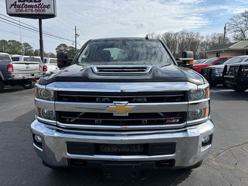 Used 2018 Chevrolet Silverado 2500 LT w/ LT Convenience Package image 2