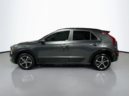 Used 2024 Kia Niro SX image 10