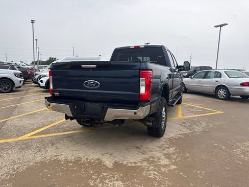 Used 2017 Ford F250 XLT w/ XLT Premium Package AWD/4WD image 4