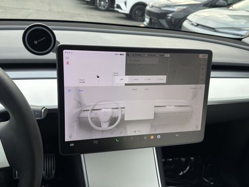 Used 2021 Tesla Model Y Long Range image 21