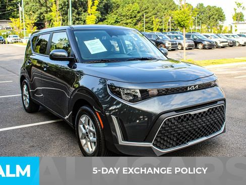 Used 2025 Kia Soul LX w/ LX Technology Package FWD image 3
